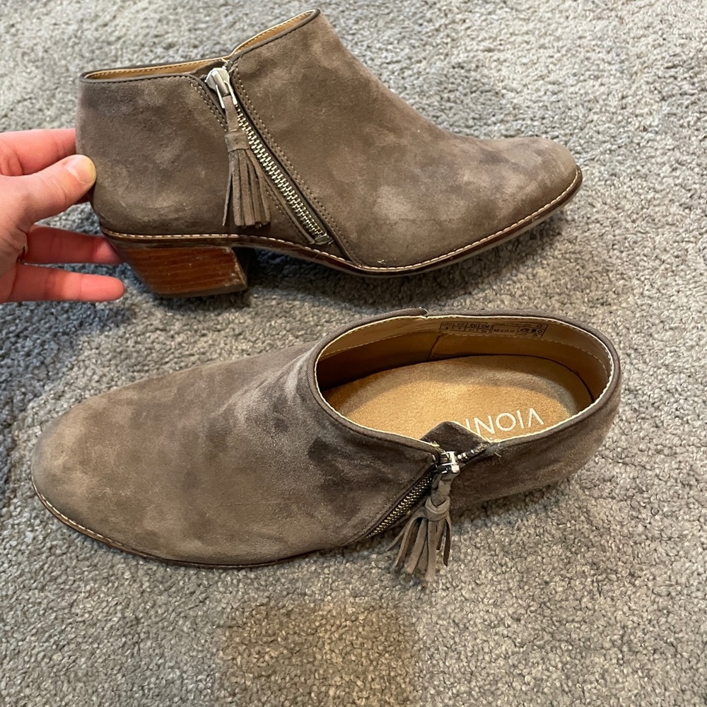 **Vionic Booties**